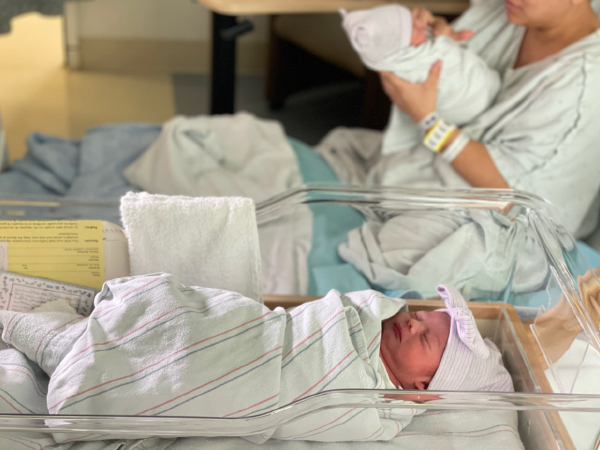 Compelling Story Identical Twins Born Minutes Apart E Ted By Two Years